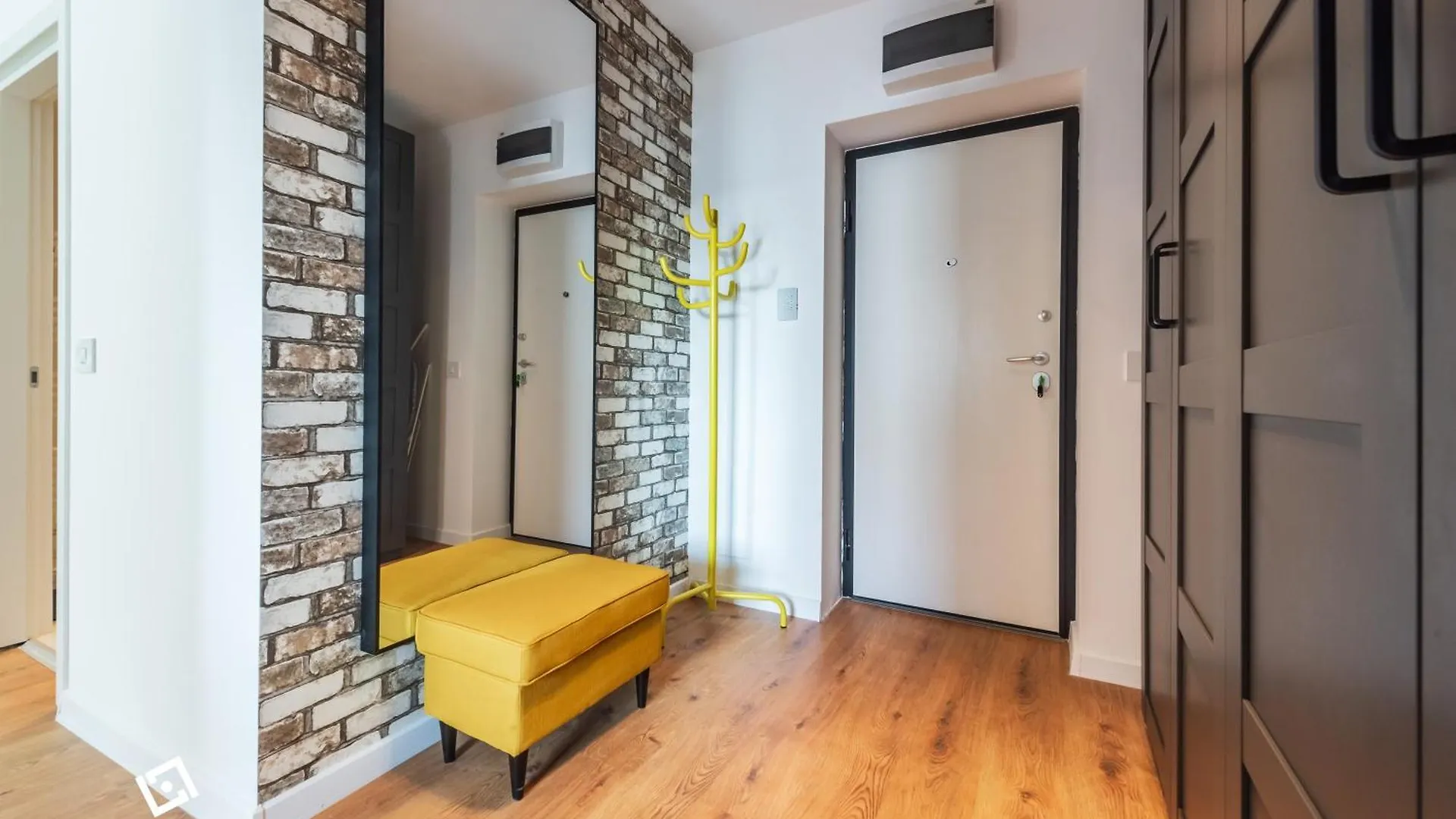 Ivory Concept Studio 52 Bucharest