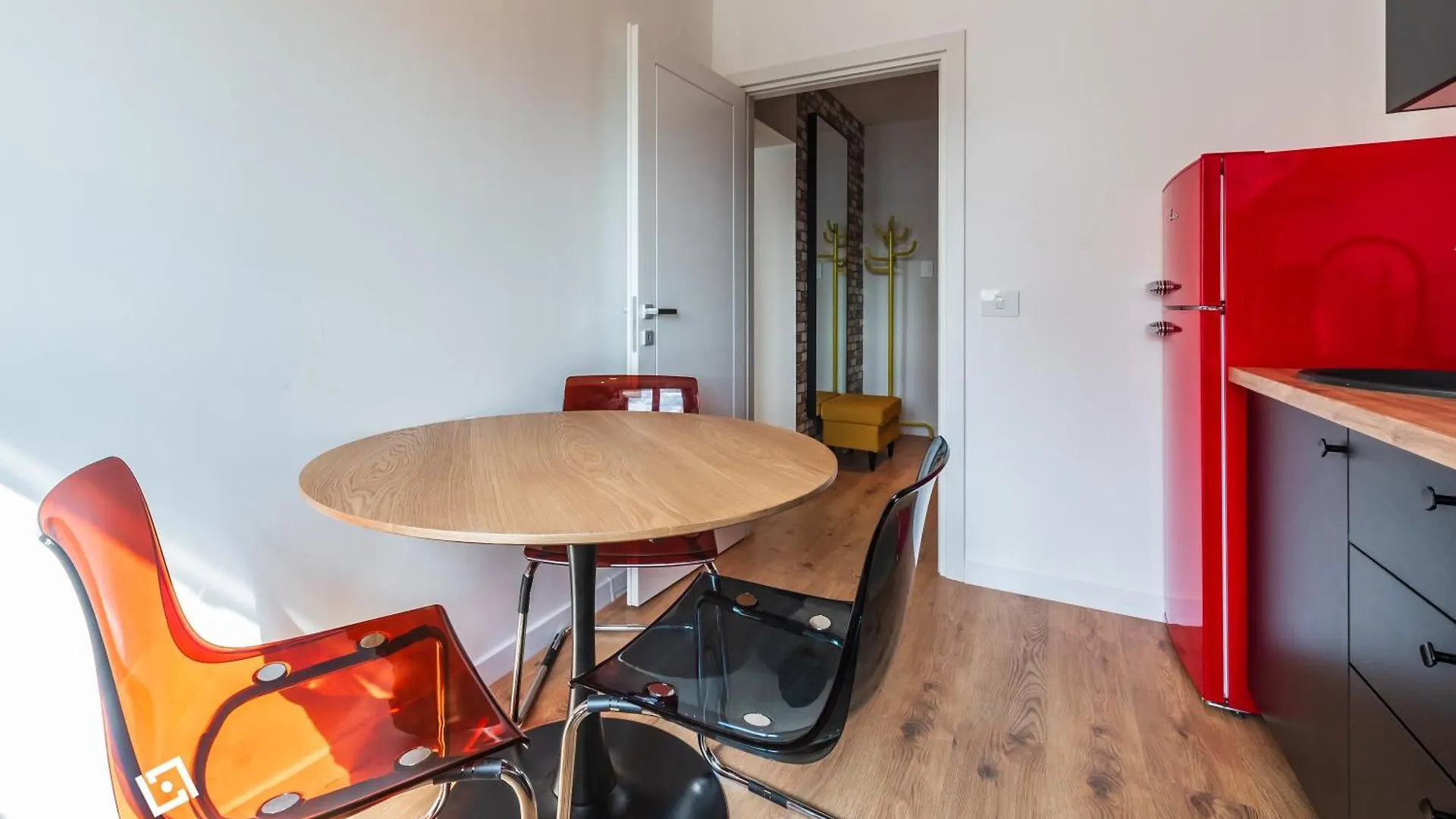 Ivory Concept Studio 52 Bucharest Apartment